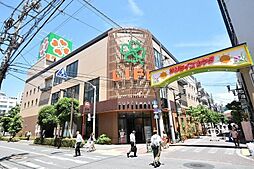 ライフ　西蒲田店 65m