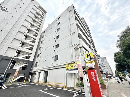 堂々とした佇まいが印象的な外観。