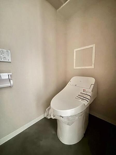 清潔感のあるシンプルで使いやすいトイレです。
