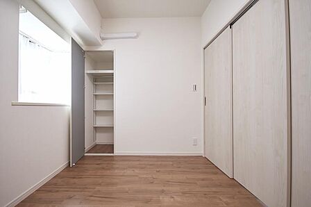 仕事や趣味のスペースとしても活用できる、多用途に使える部屋。