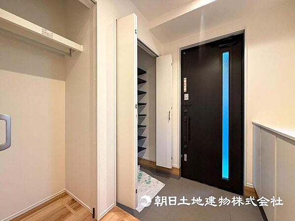 玄関を拡大表示