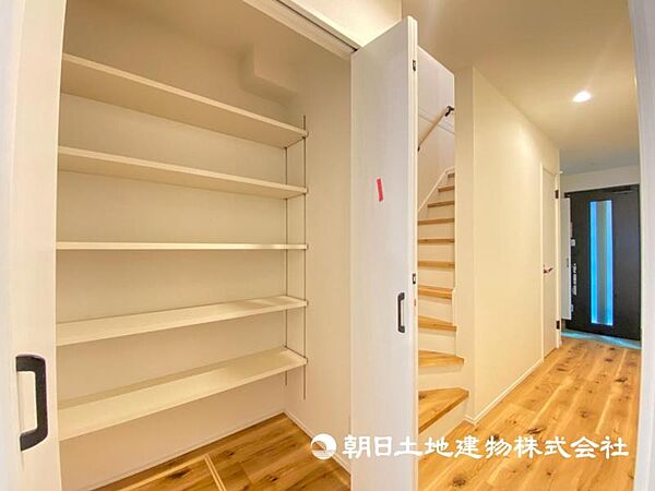 玄関を拡大表示