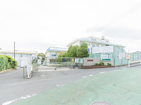 横浜市立南本宿小学校970ｍ