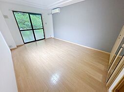 Bam Shine 101 1階1Kのリビング/ダイニング