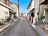 外観：前面道路含む現地写真