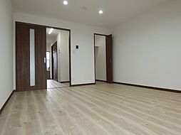 ラフィネ新井 205 2階1Kのリビング/ダイニング