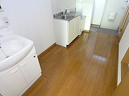 ヴェルートラルヂュIII 2階1Kのリビング/ダイニング