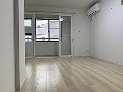 グランライトB 2階1LDKのリビング/ダイニング