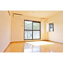 サープラスエクセラン 201 2階1Kのリビング/ダイニング