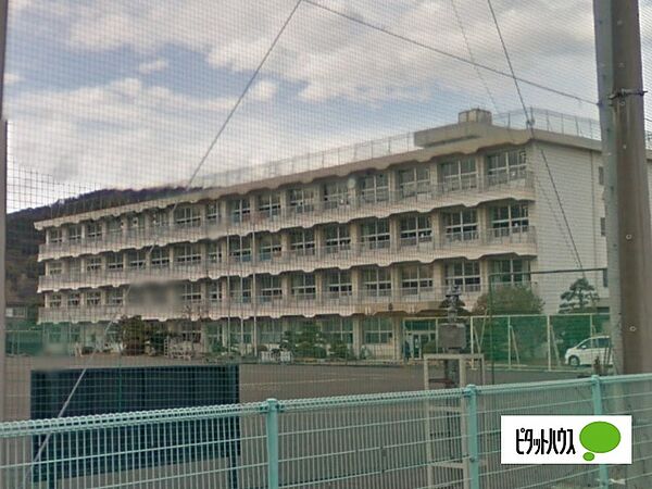 中学校「富士市立岩松中学校まで2009m」