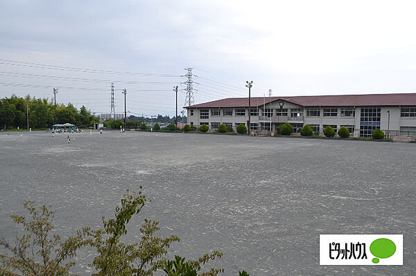 画像25:小学校「富士市立青葉台小学校まで1122m」