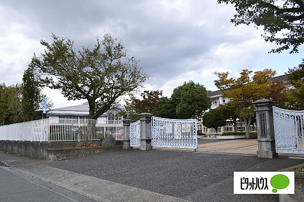 画像25:小学校「富士市立岩松北小学校まで1180m」