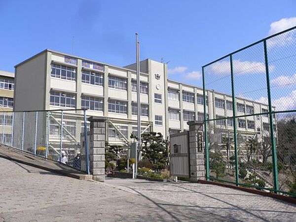 画像16:【中学校】 神戸市立伊川谷中学校まで1056ｍ