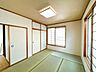 室内：【リフォーム中/2階和室→洋室変更】畳を撤去してフロアタイルを張り洋室変更します。