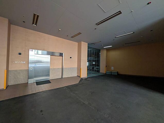 エントランス パロス白金 8階/802