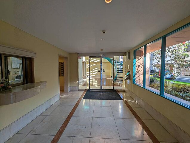 エントランス パロス白金 8階/802