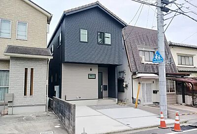 外観:落ち着いた色合いで、周囲の街並みに馴染む外観です。 外観:落ち着いた色合いで、周囲の街並みに馴染む外観です。