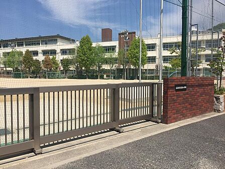 広島市立尾長小学校?706m