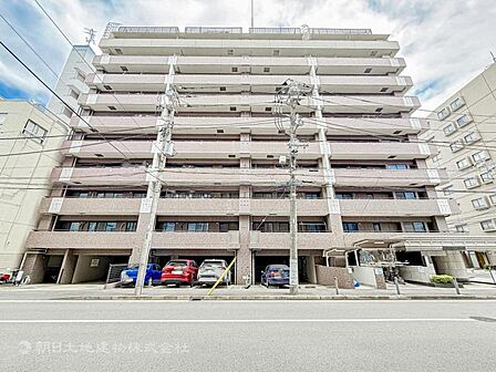 落ち着いた街並みと緑の潤いを感じる住環境です!!魅力的です!穏やかな毎日をゆったり楽しめそうです!!周辺の雰囲気や生活動線も住まい選びの大切なポイントです。ご案内時に街の魅力もご確認ください!