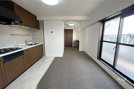 DKは東側にバ...