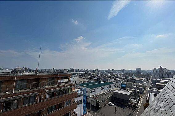 バルコニーは南...