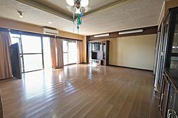 南西側バルコニーに面した広々リビング!