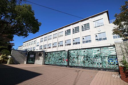御幸山中学校[公立]の外観