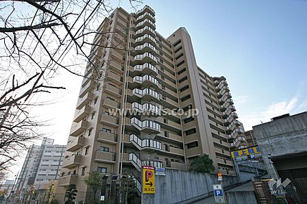 パークシティ植田リバービューウィングの外観