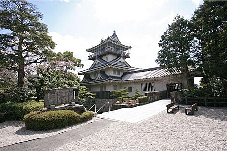岩崎城址公園の外観