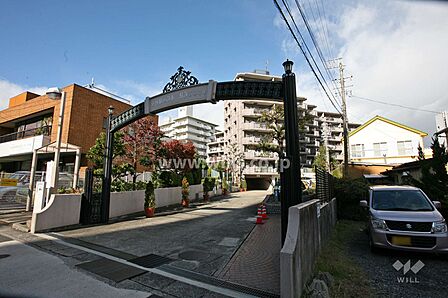 敷地入り口