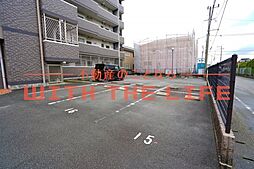 駐車場があるので、車を買う予定の方も安心です