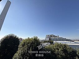 手を伸ばせば、ふれることが出来そうな環境が、そのままインテリアになったような印象です。その豊かな眺望にふさわしい空間には、通風・採光にも優れ、心地よい光と風があふれています。