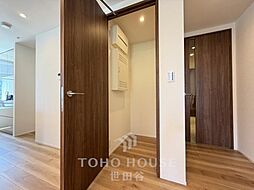 各居室にはクローゼットを完備し、家具の配置にも困らない設計がされており、採光と室内のバランスが絶妙です。