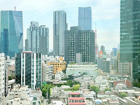 2023年リフォーム履歴あり13階角住戸のため眺望良好です。是非お気軽にお問い合わせください。