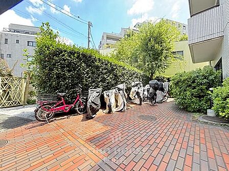 新規リノベーション(26年6月完工)駅まで徒歩3分・生活に便利な住環境。是非お気軽にお問い合わせください。