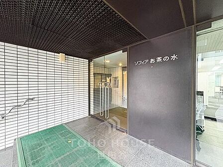 駅まで徒歩6分の立地です。バス・トイレ別。オートロック付き。事務所利用可。是非お気軽にお問い合わせください。