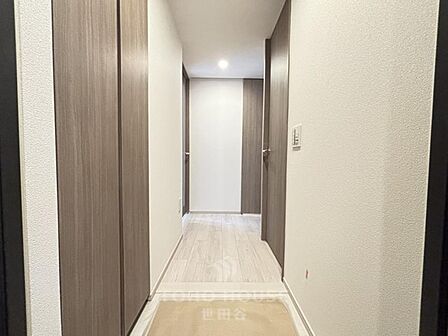 新規リノベーション(26年7月完工)平成29年築・南西向き、角部屋です。ペット飼育可。是非お気軽にお問い合わせください。