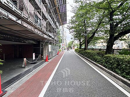 大規模修繕工事中(~11月)目黒川を望む、開放的な眺望です。是非お気軽にお問い合わせください。