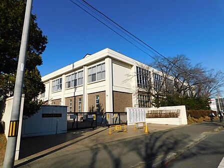 郡山市立薫小学校 479m
