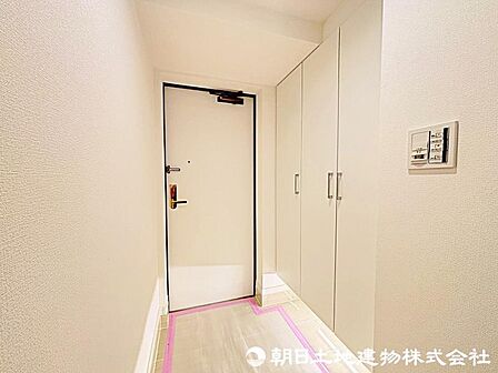 居住者の帰り、訪れる方を優しく迎え、やすらぎに満ちた生活空間を予感させる。健やかな暮らしを楽しめそう