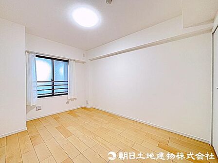約6帖の主寝室!大きめのベッドも配置可能です!