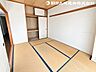 室内：続き間のお部屋はお子様を遊ばせるスペースとしても重宝します。