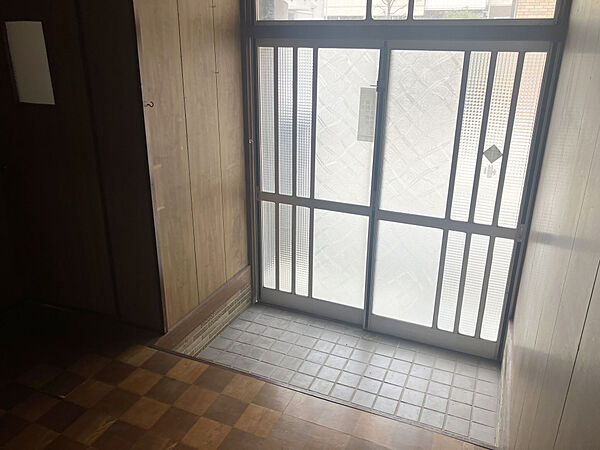 玄関を拡大表示