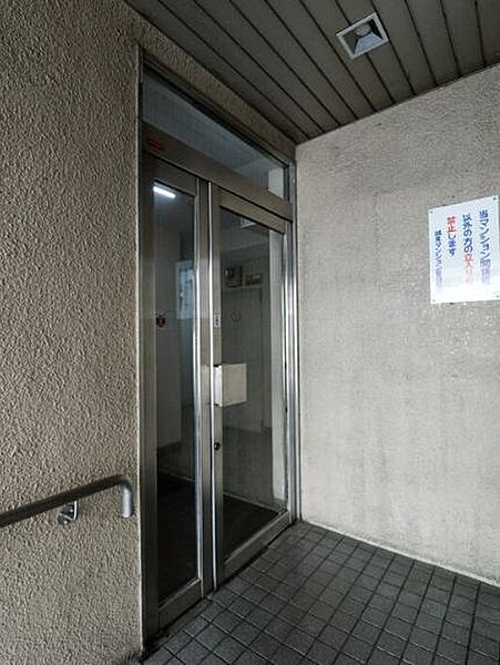 玄関を拡大表示