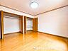 室内：【洋室】休日はゴロゴロできるプライベート空間を重視したお部屋で過ごしたいですね