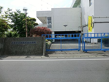 座間市立相模が丘小学校まで950m