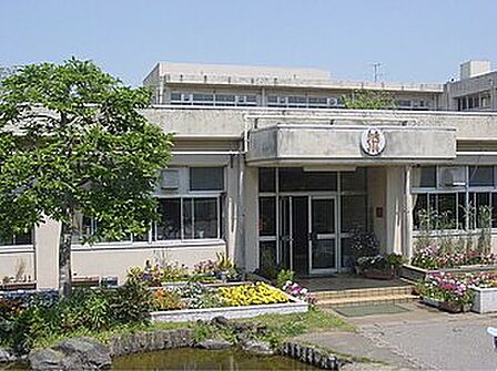 市原市立石塚小学校(約800m)