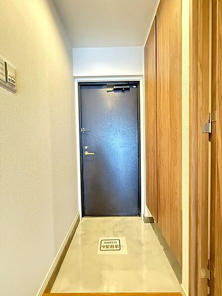 玄関は家族が毎日行き来する出入り口というだけでなく、お客様をお迎えする大切な空間でもあります。(2026年3月撮影)