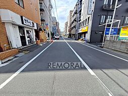 現地前