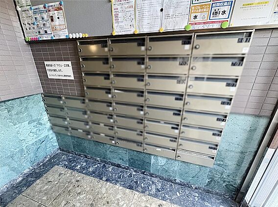 マンション内部...